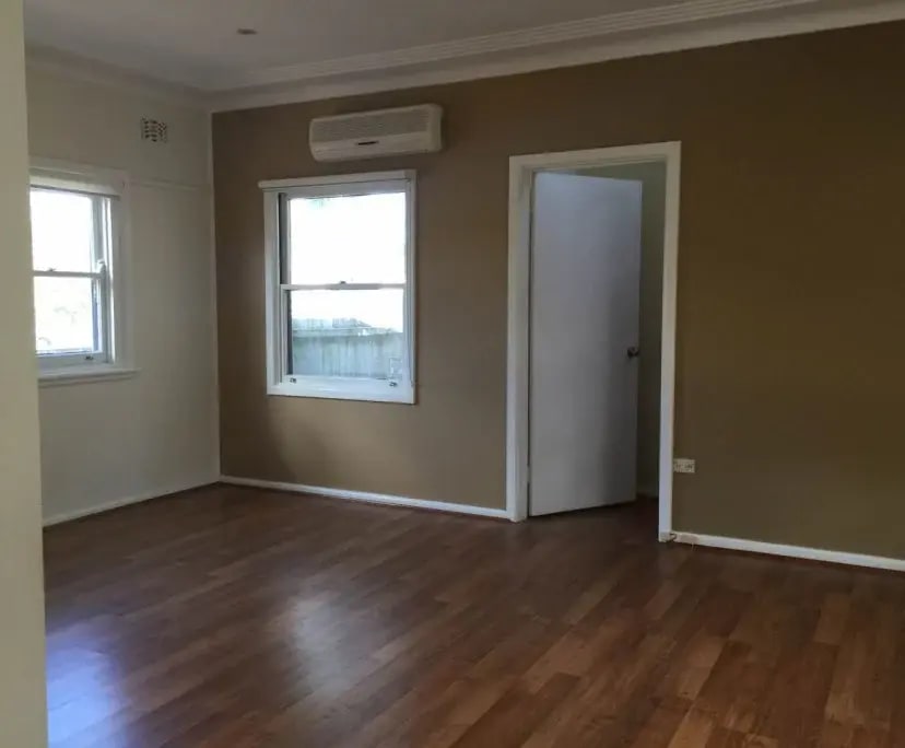 Room in a share house