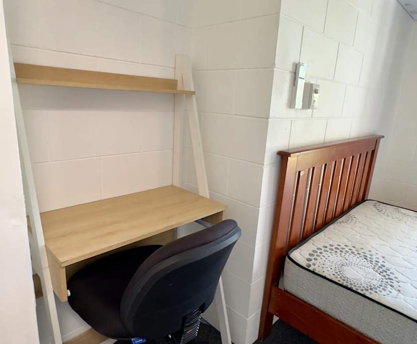 $330, Share-house, 3 bathrooms, Smithfield QLD 4878