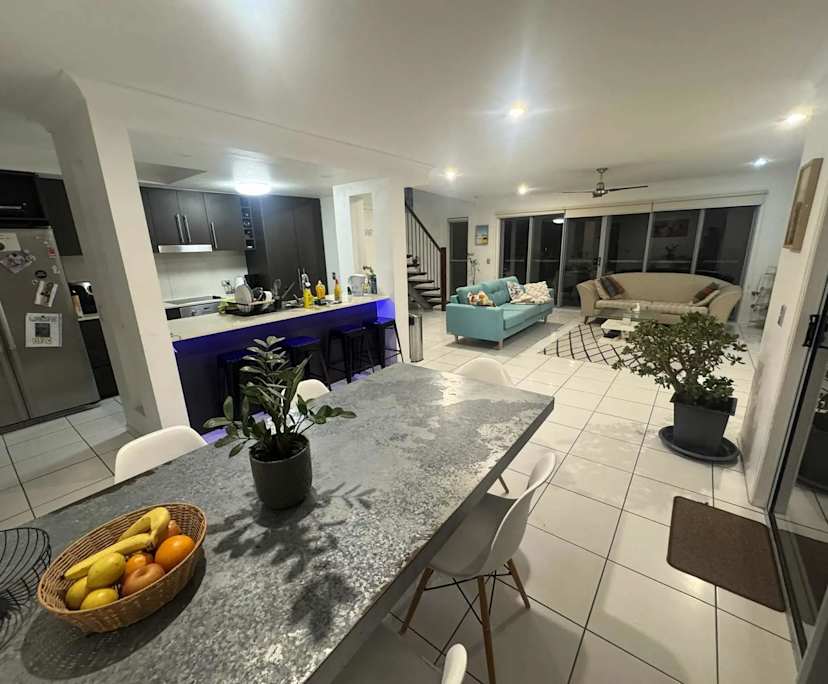 $350, Share-house, 3 bathrooms, Burleigh Waters QLD 4220