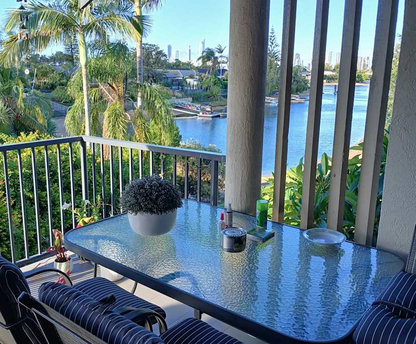 Furnished room with ensuite in a flatshare