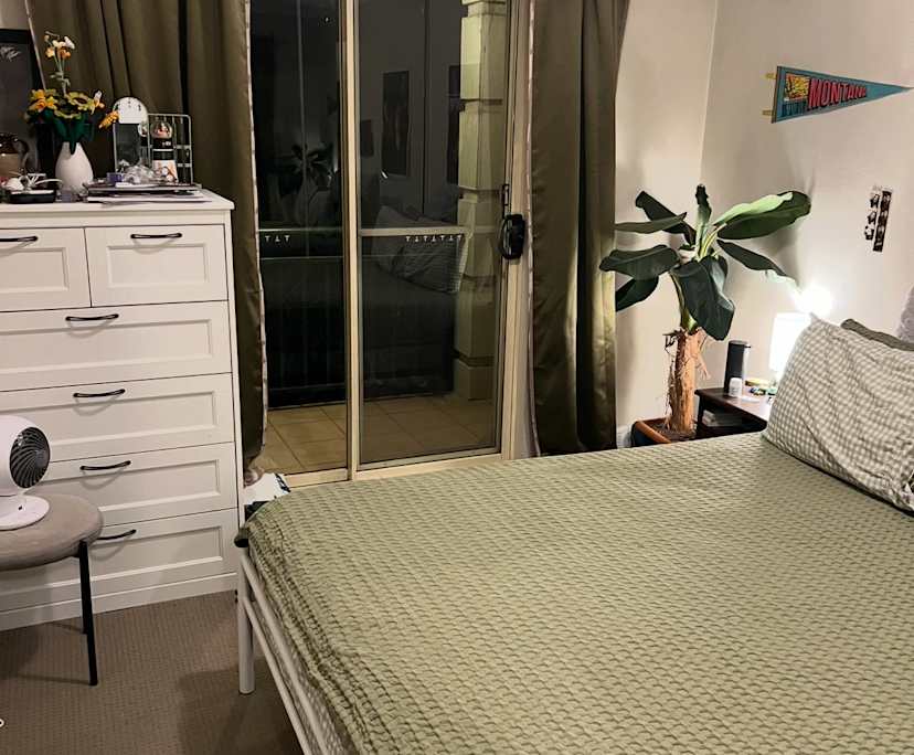 Unfurnished room with own bathroom