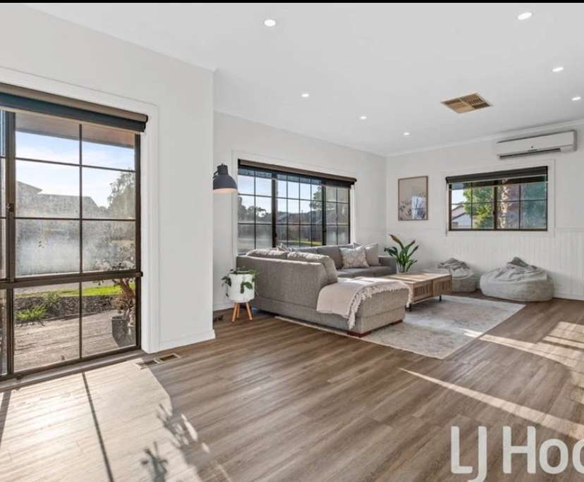 Room in a share house