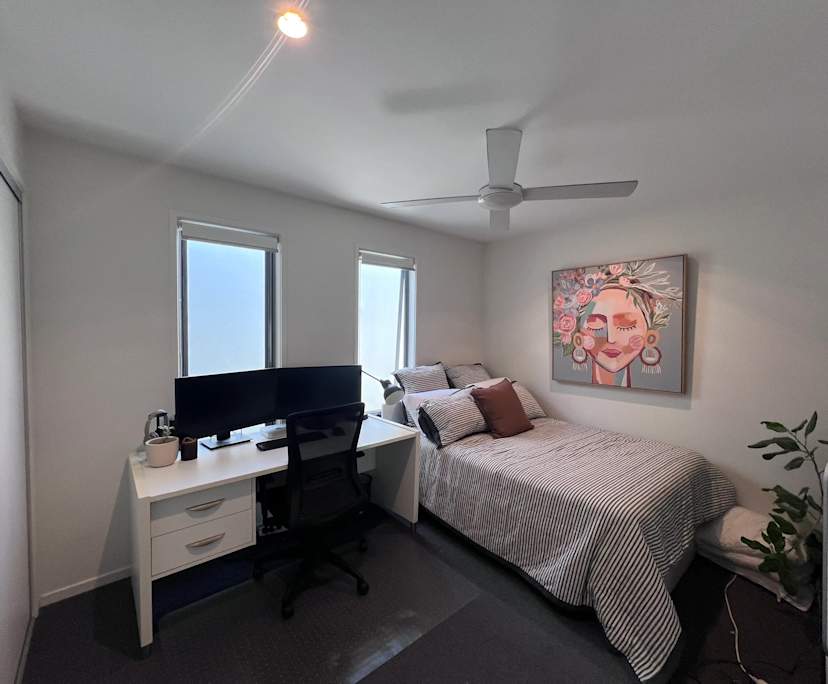 Furnished room in a share house