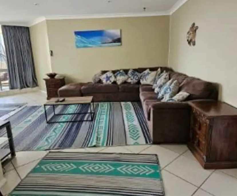 Furnished room with ensuite in a flatshare