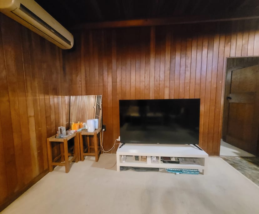 Room in a share house