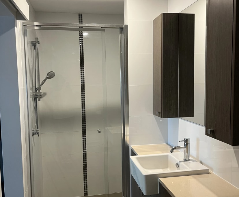 Furnished room with ensuite in a flatshare