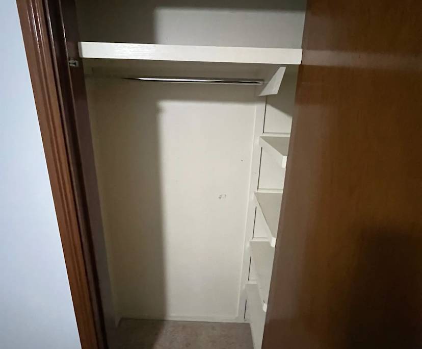 Room in a share house