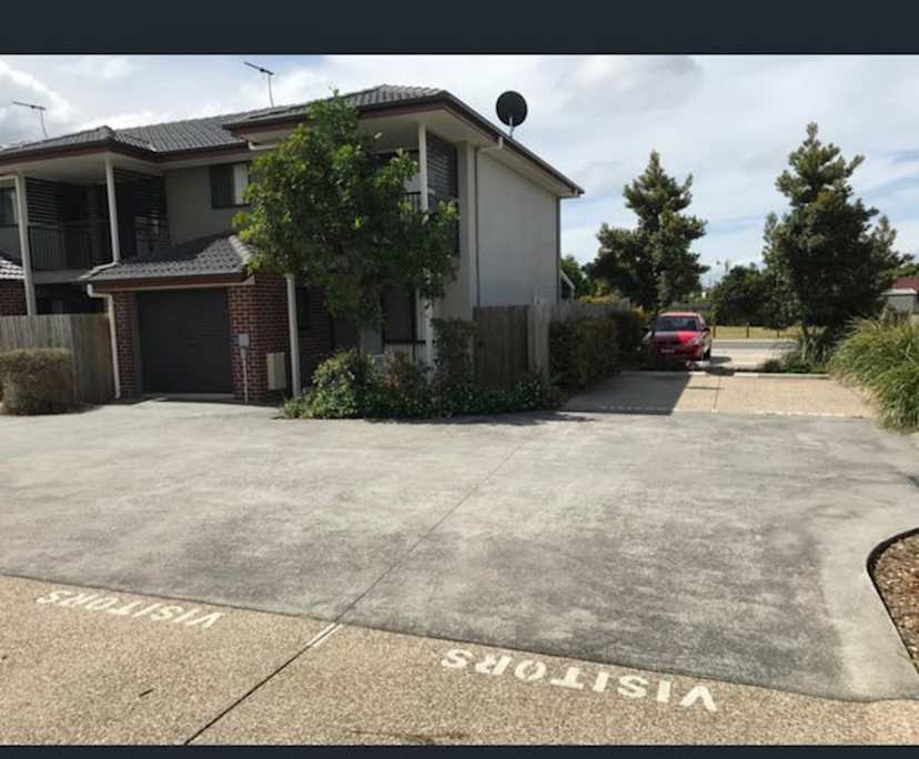 $560, Whole-property, 3 bathrooms, Kallangur QLD 4503