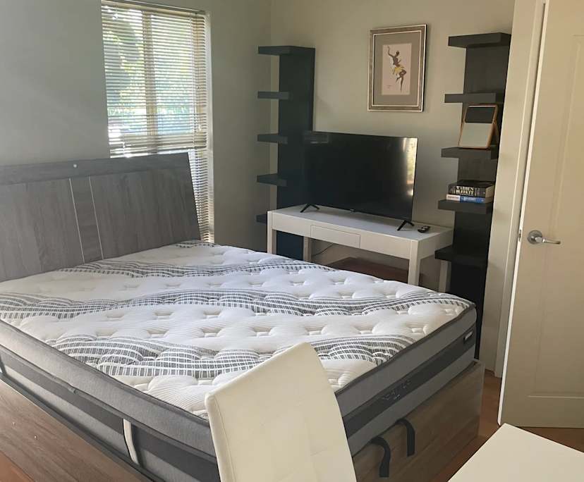 Furnished room with own bathroom