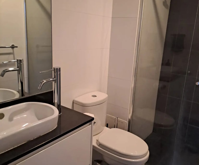 Furnished room with ensuite in a flatshare