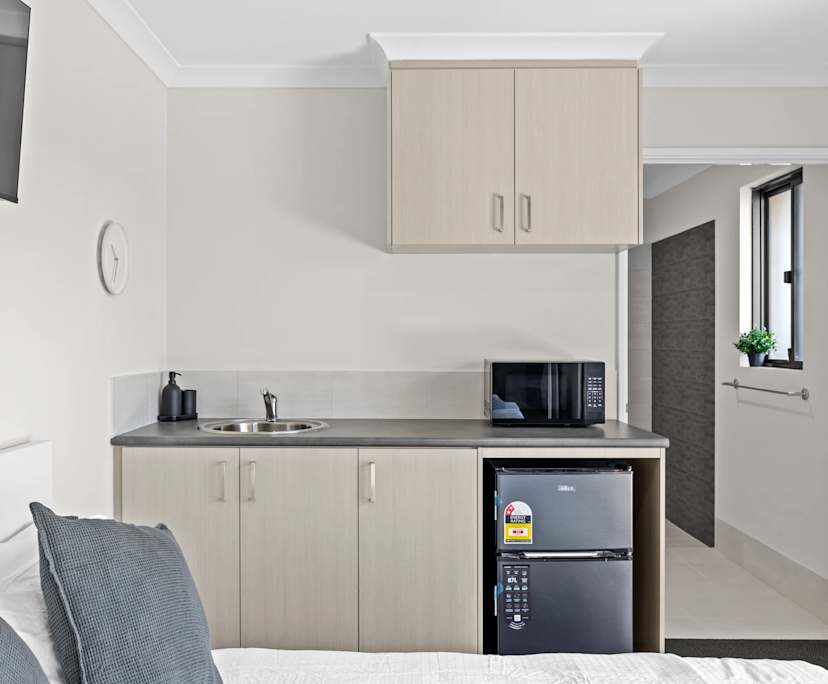 $325, Share-house, 5 bathrooms, Lakelands WA 6180