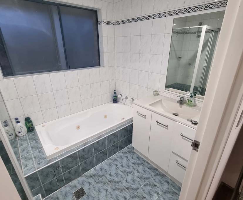 $280, Student-accommodation, 3 bathrooms, Granville NSW 2142