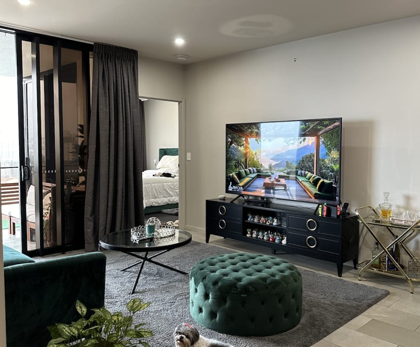 Furnished room with ensuite in a flatshare