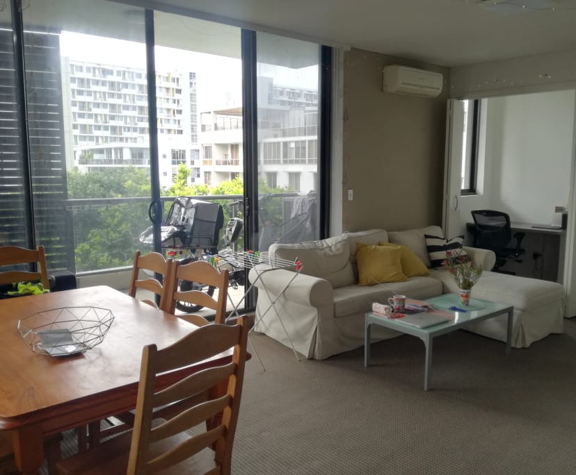 Furnished room in a flatshare