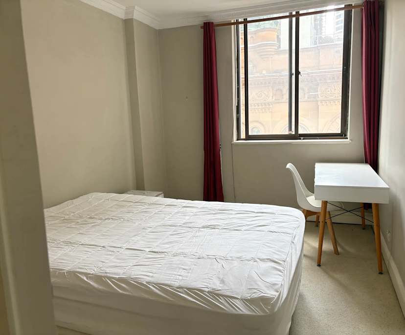 Furnished room in a flatshare