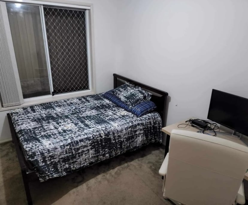 Room in a share house