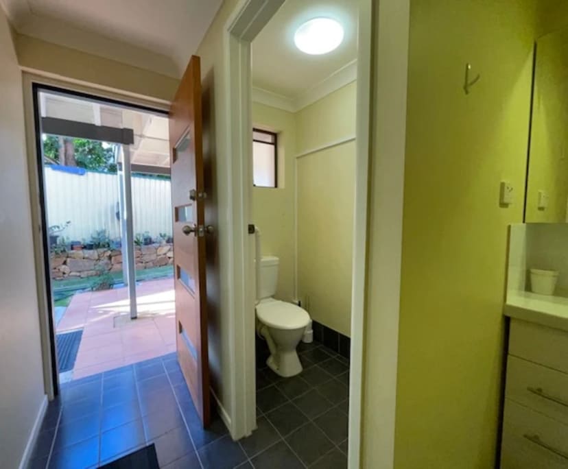 $445, Granny-flat, 1 bathroom, Carseldine QLD 4034