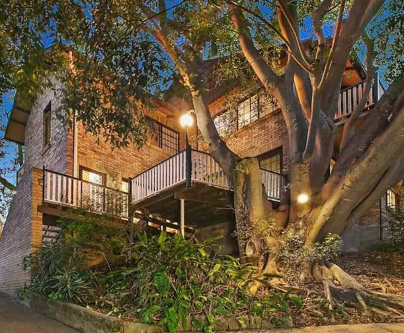 Unfurnished room in a flatshare