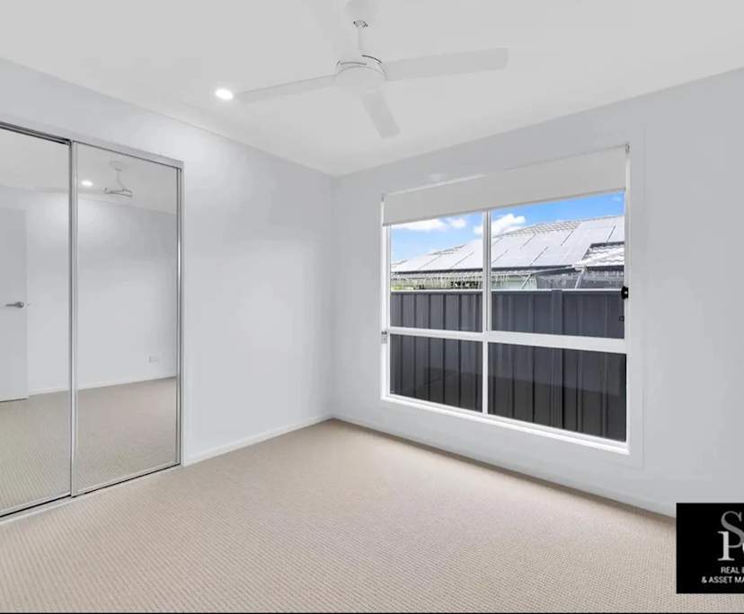 Unfurnished room with own bathroom