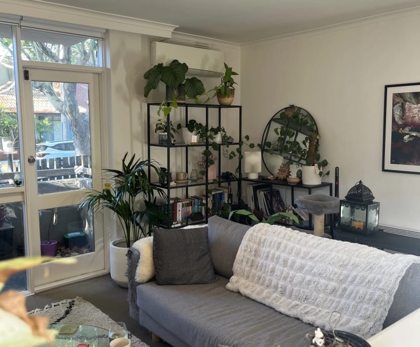 Unfurnished room in a flatshare