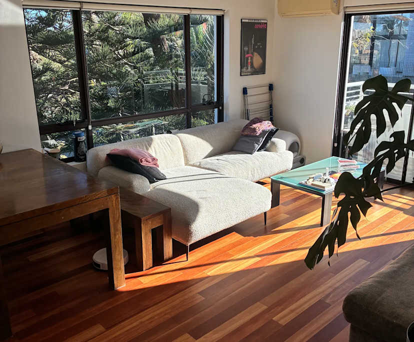 Furnished room in a flatshare