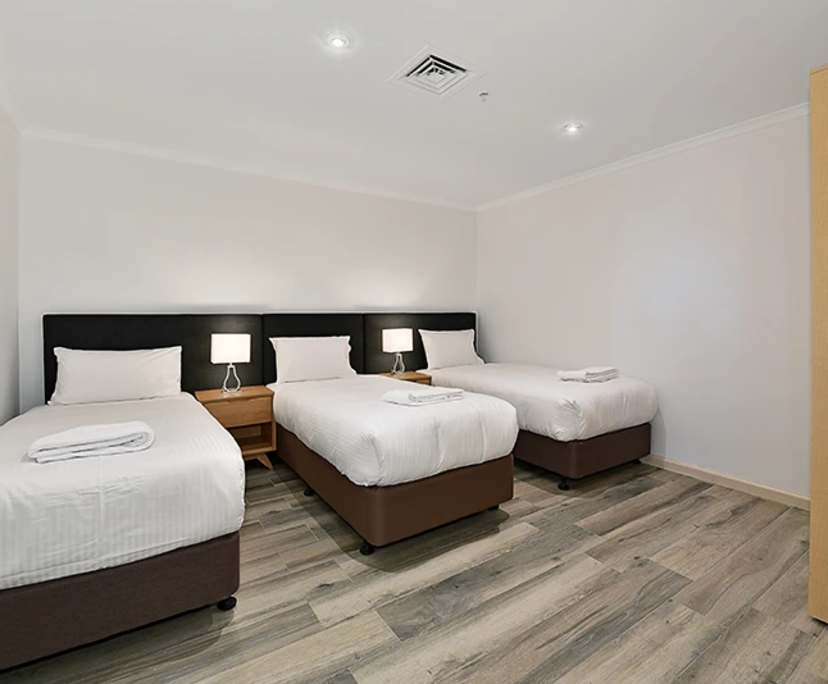 $995, Whole-property, 2 bathrooms, Melbourne VIC 3000