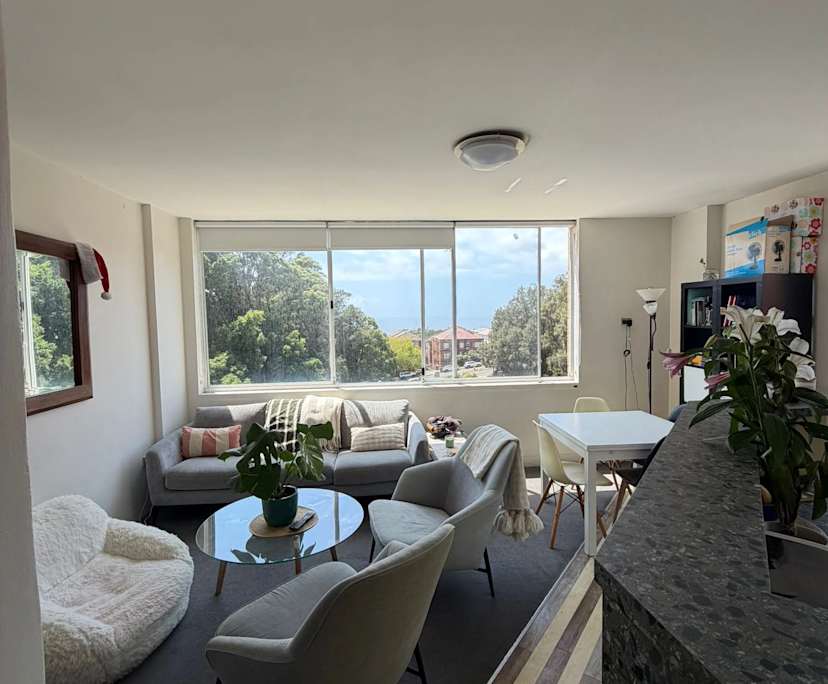 Furnished room in a flatshare