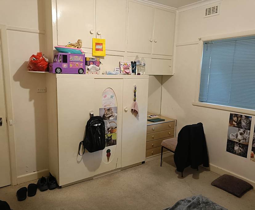 Unfurnished room in a share house