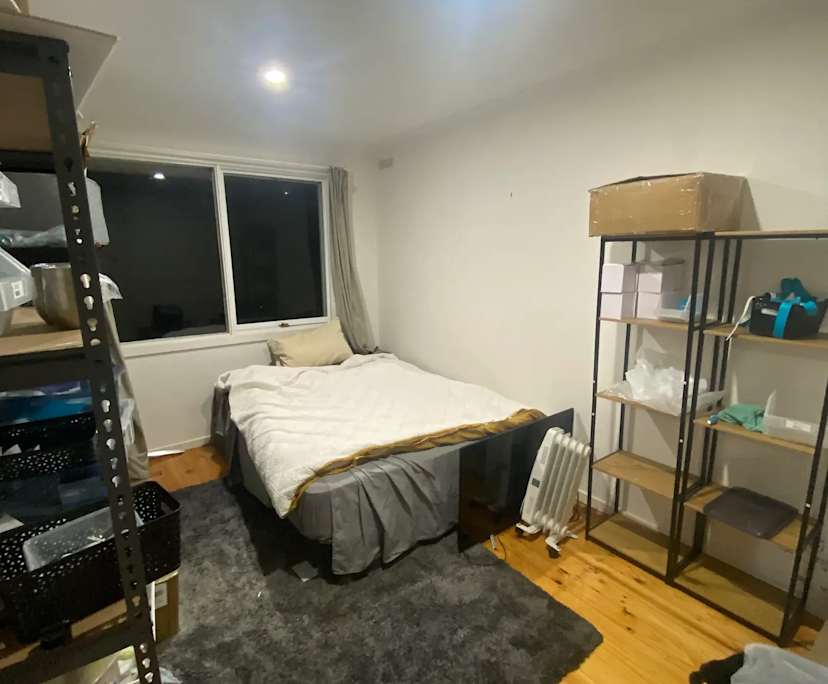 Room in a share house