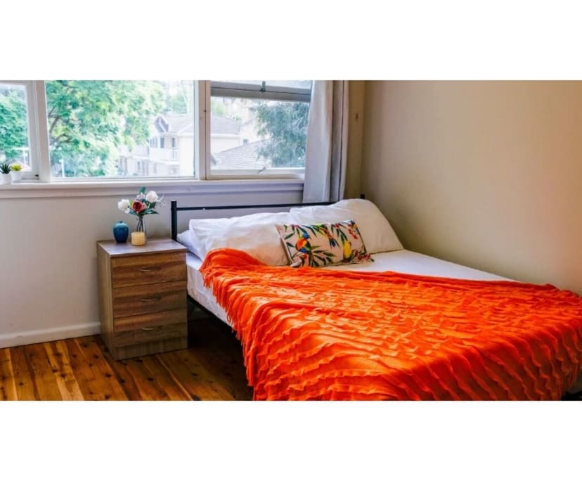 Room in a share house