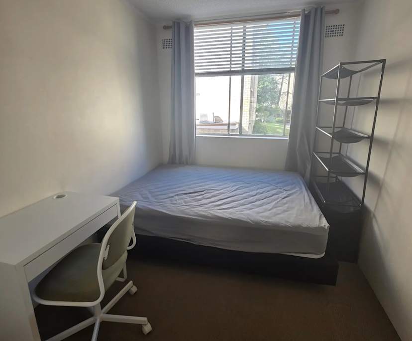 Furnished room in a flatshare