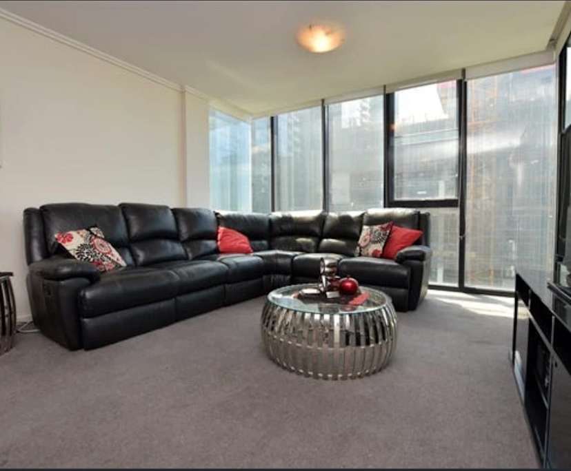 Furnished room with ensuite in a flatshare