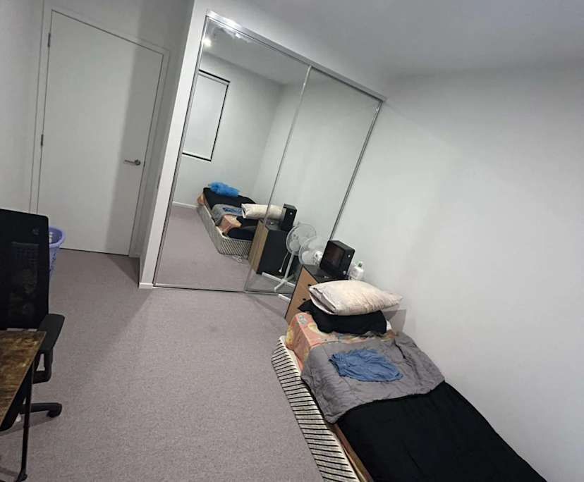 Furnished room in a flatshare