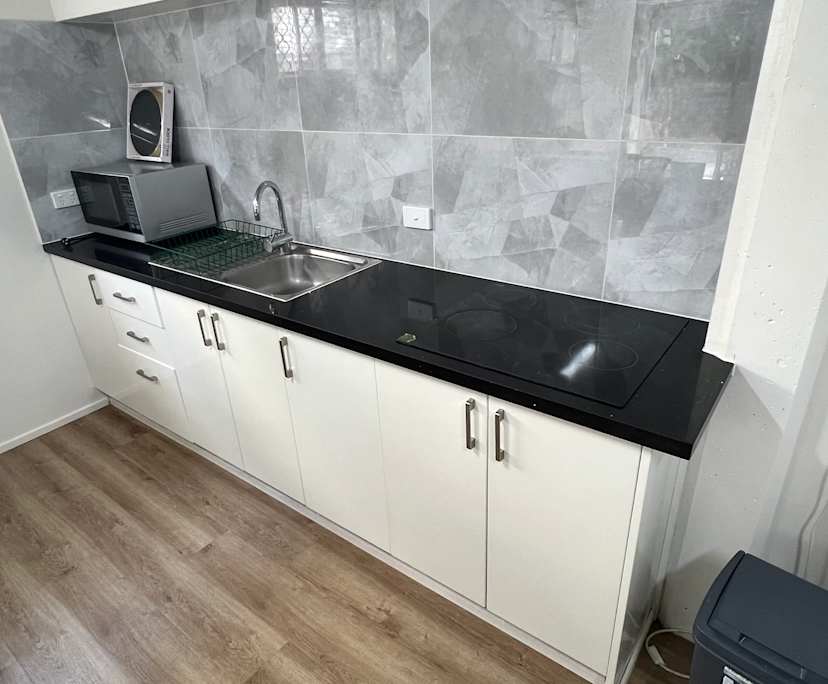 $400, Share-house, 4 bathrooms, Holland Park QLD 4121