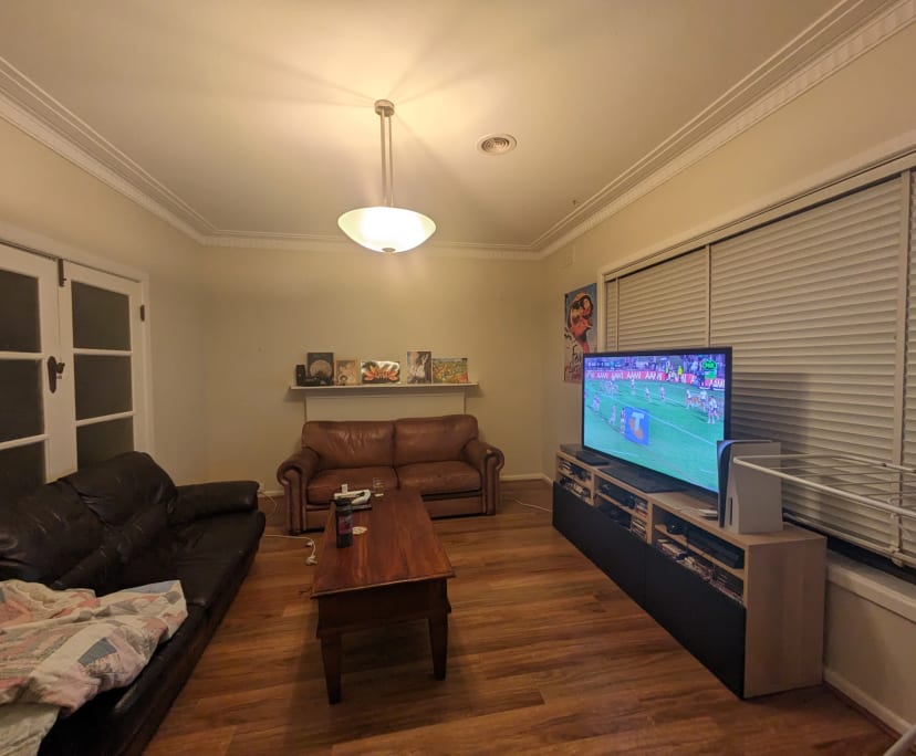 Room in a share house
