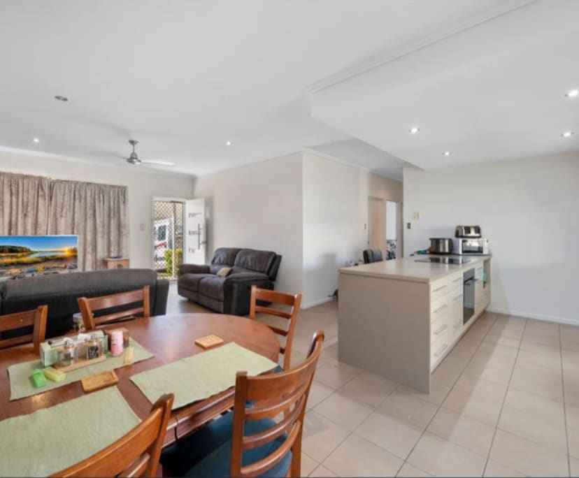 Room for Rent in Kirwan, Townsville 210, Flexible...