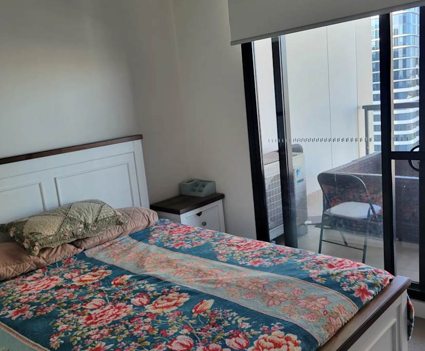 Furnished room in a flatshare