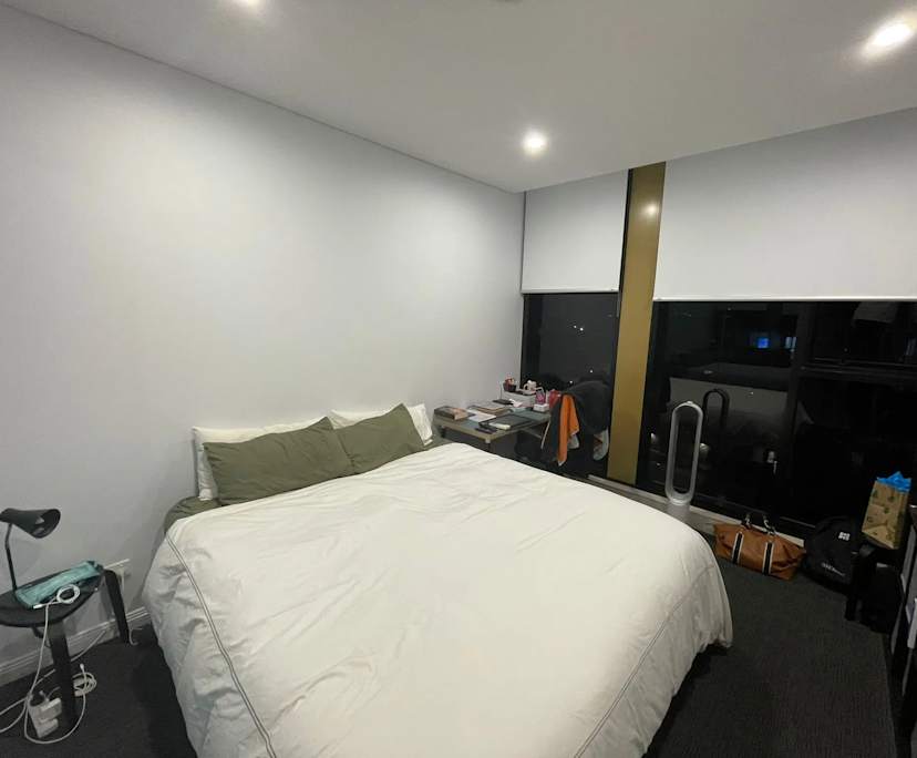 Unfurnished room in a flatshare