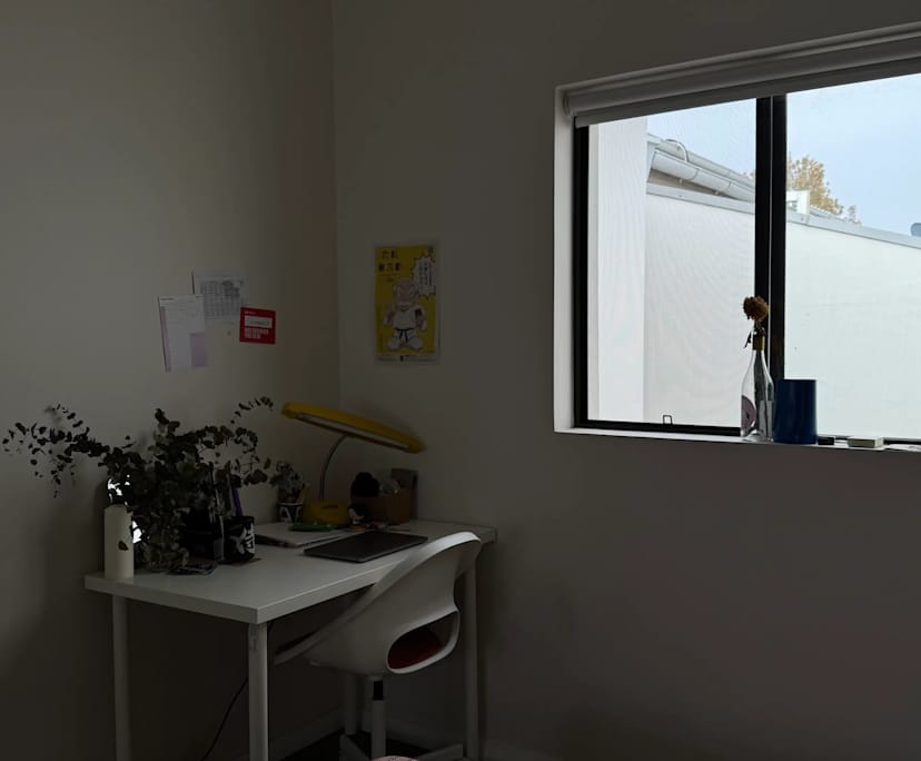 Furnished room in a flatshare