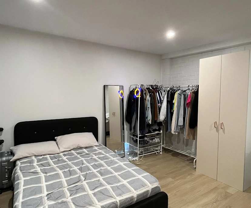 Furnished room with own bathroom