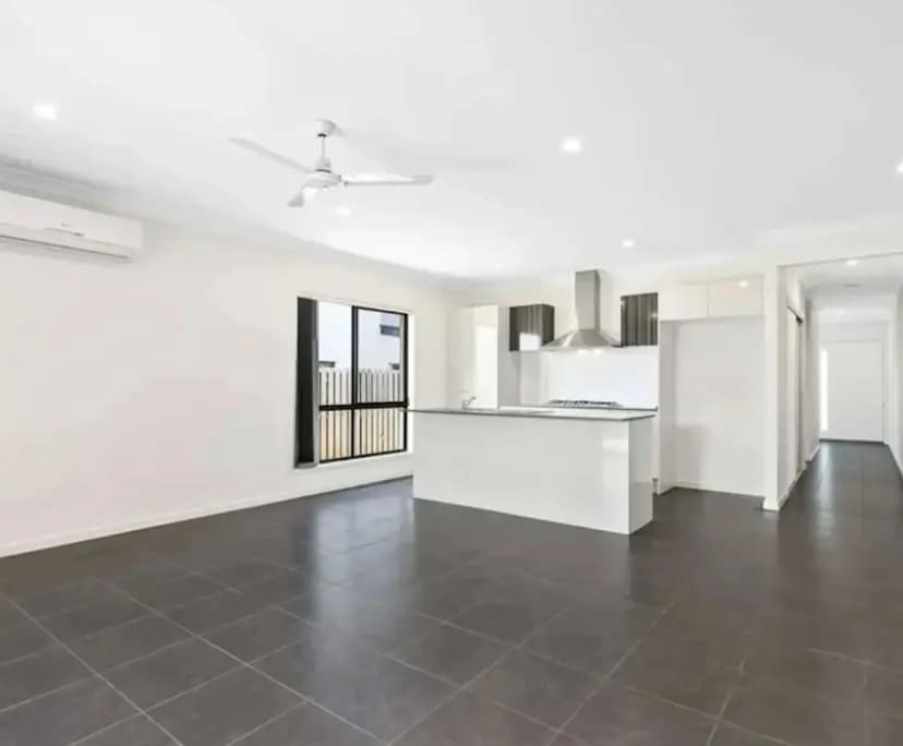 Room in a share house