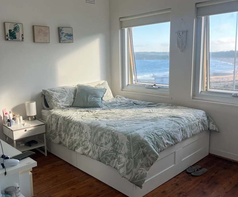 Furnished room in a flatshare