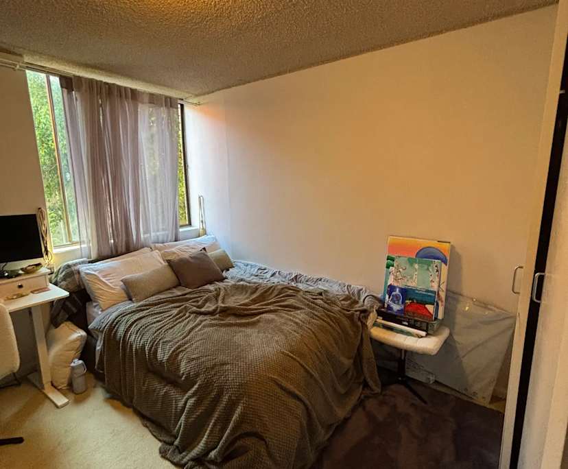 Unfurnished room in a flatshare