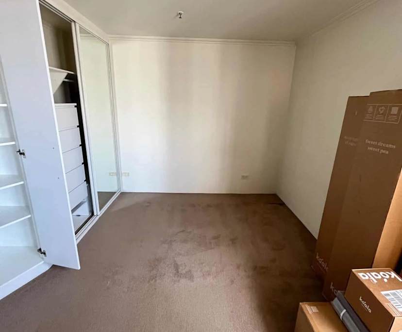 Unfurnished room with ensuite in a flatshare