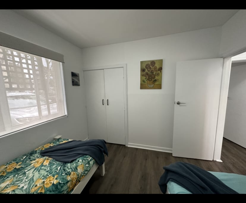 Furnished room in a flatshare