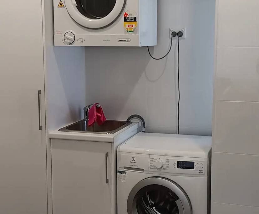 $350, Whole-property, 2 bathrooms, Lake Illawarra NSW 2528