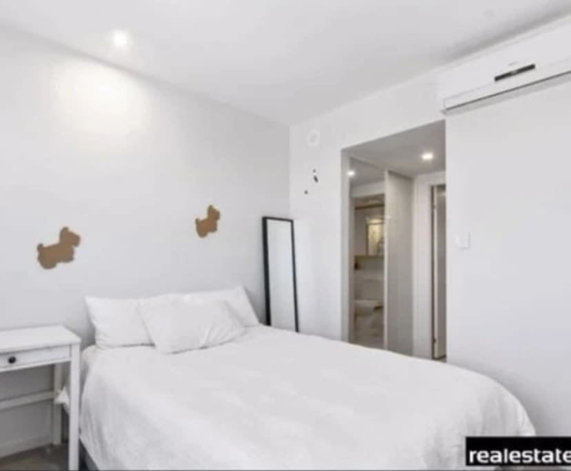 Room for Rent in West Perth, Perth 385, Furnished...