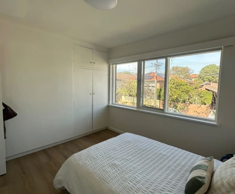 Furnished room in a flatshare
