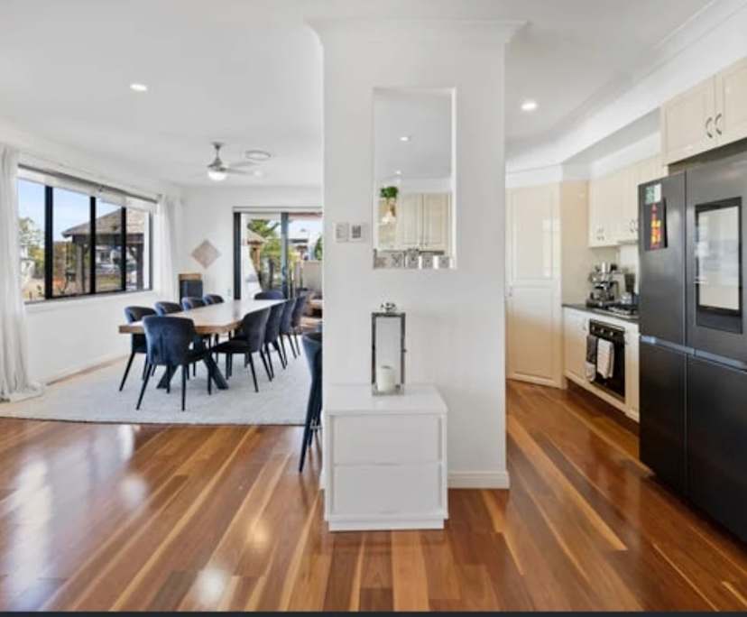 $370, Share-house, 4 bathrooms, Surfers Paradise QLD 4217