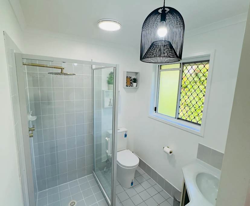 $380, Share-house, 5 bathrooms, Helensvale QLD 4212